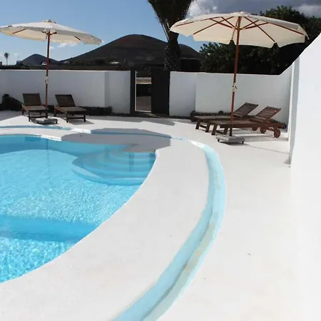 Sleeps 8 Pool Wifi Villa *